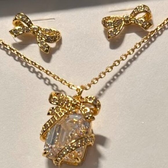 Kate Spade Pave Present Pendant & Studs Boxed Set NIB Sophisticated Style NWT - Picture 11 of 15